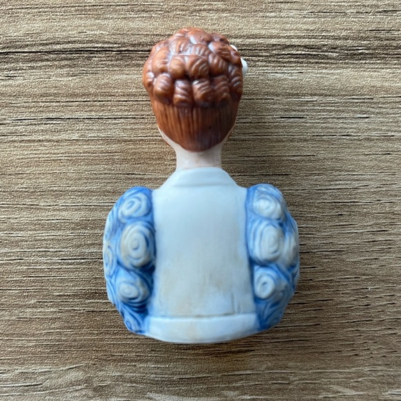 Vintage AVON American Fashion Silhouette Thimble Circa 1930’s  1983 BOX & BAG! - Picture 4 of 5